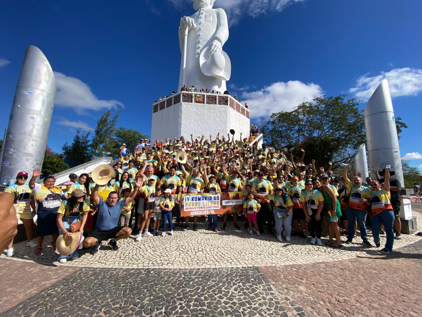 PREFEITURA DE JUNQUEIRO PROMOVE MAIS UMA VIAGEM DE FÉ A JUAZEIRO DO NORTE
