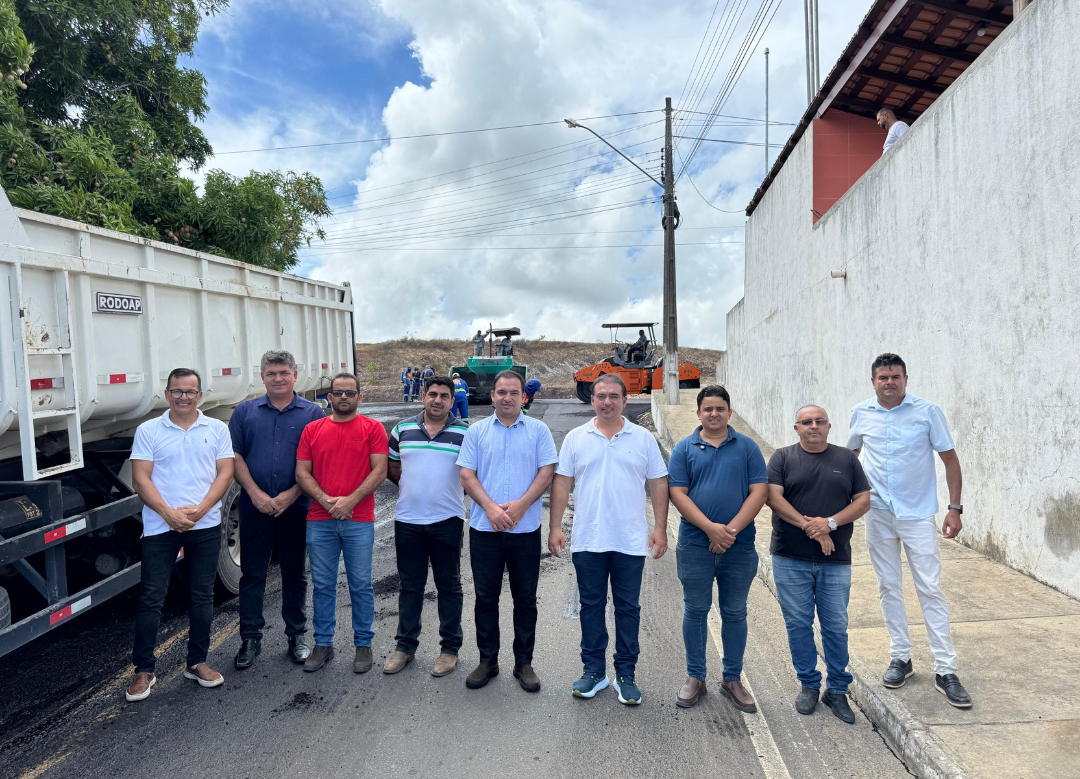 Bairro Retiro recebe novo asfalto e ganha mais mobilidade urbana