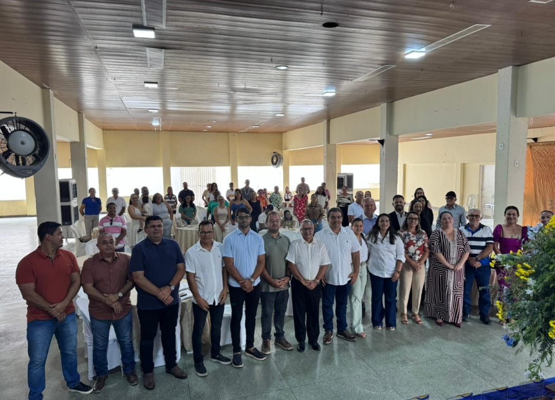 Prefeitura de Junqueiro realiza solenidade de entrega de portarias a aposentados e pensionistas